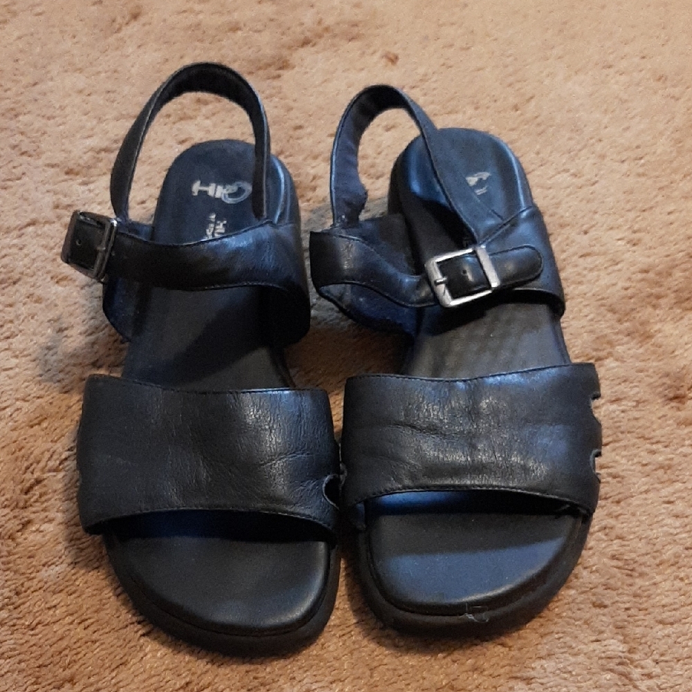 Hush Puppies Black Sandals with Ankle Strap